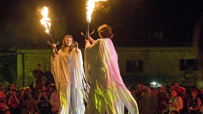 Monteriggioni: su il sipario del primo weekend della Festa Medievale