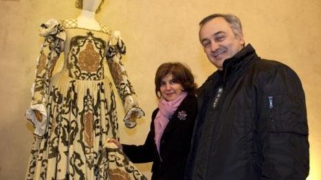 b001301550-l-essere-alla-moda-dal-medioevo-ai-giorni-nostri