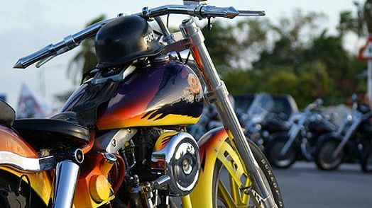 b009231502-le-harley-davidson-invadono-firenze