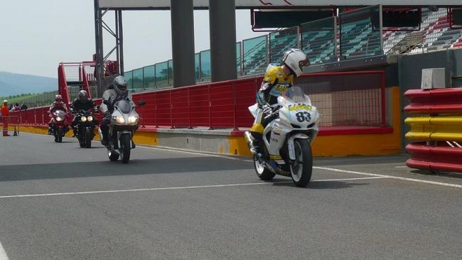 Corso per aspiranti motociclisti a prezzo conveniente