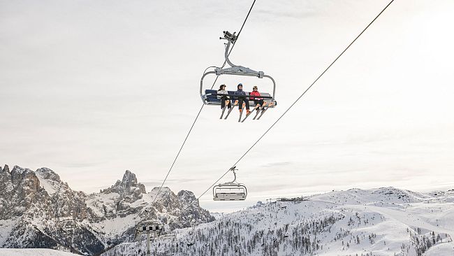 Natale: le nevicate di questi giorni aprono gli impianti di risalita