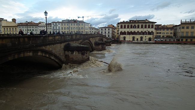Ondata di Piena: Arno esondato alle Sieci per centinaia di metri