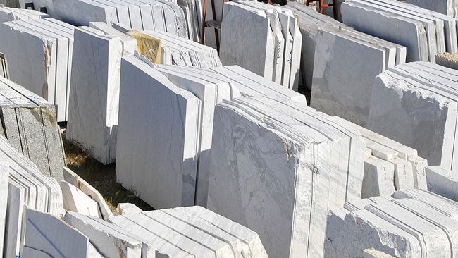 Morte sul lavoro: operaio schiacciato da una lastra di marmo