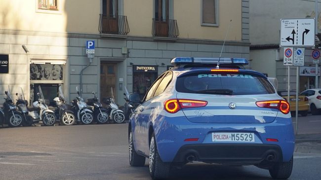 Brozzi: urla dall'appartamento, la Polizia fa irruzione