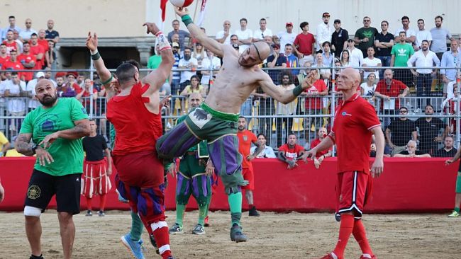 I Rossi raggiungono gli Azzurri in Finale