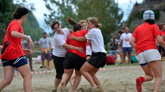 Beach Rugby in riva all’Arno
