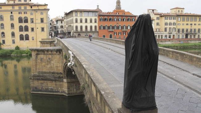 Un drappo nero contro l'Isis