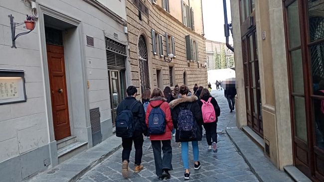 Aule fredde al Liceo Machiavelli: due classi a casa