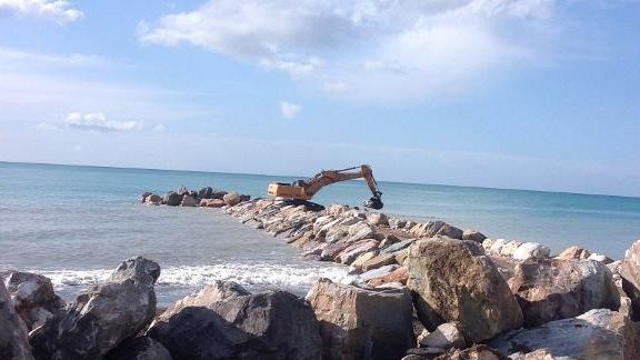 Erosione costiera in Toscana: soldi dalla Regione per combatterla