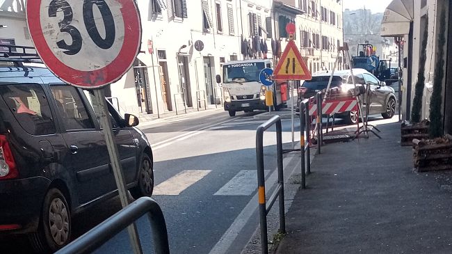 Mezzo Galluzzo senz'acqua, guasto sulle rete idrica