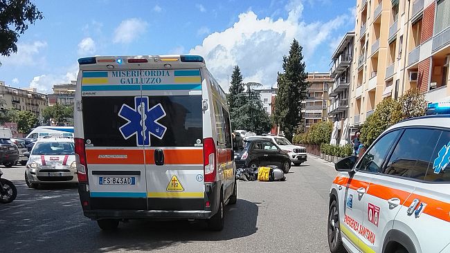 Scandicci, incidente in piazza del Mercato 