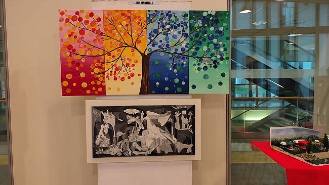 Prato, in mostra le opere dipinte dai dipendenti Asl Toscana centro