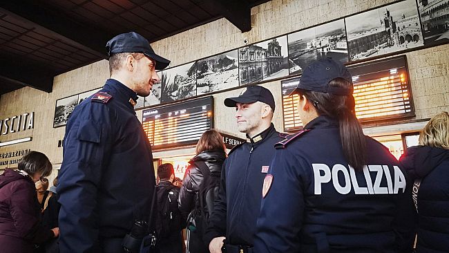 Lascia in treno un violino da 200mila euro