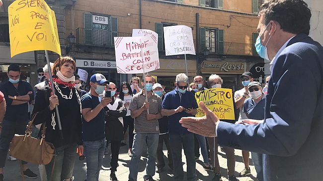 L'ippica toscana protesta in piazza a Pisa