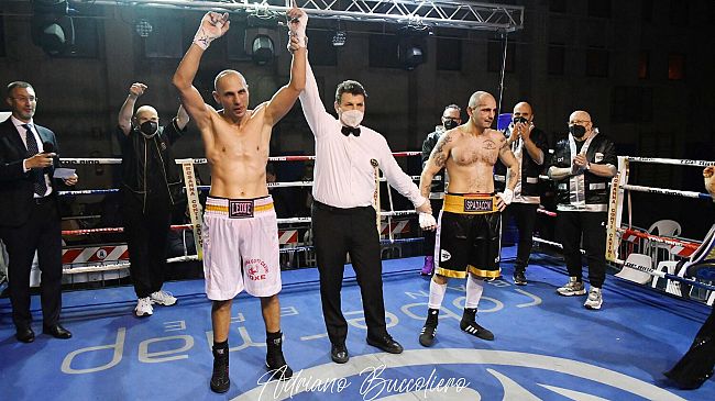 Vigan Mustafa Campione Italiano in una bella serata di Boxe
