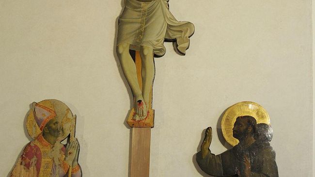 Vigile urbano e professore svelano il mistero del crocifisso