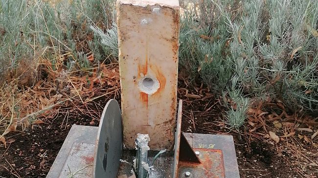 Vandali a San Casciano: danneggiata la scultura in marmo di Crivelli 