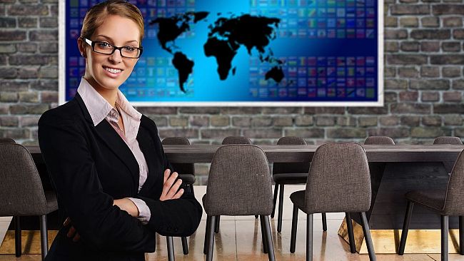 Trovare lavoro all’estero: come identificare le opportunità e candidarsi con successo