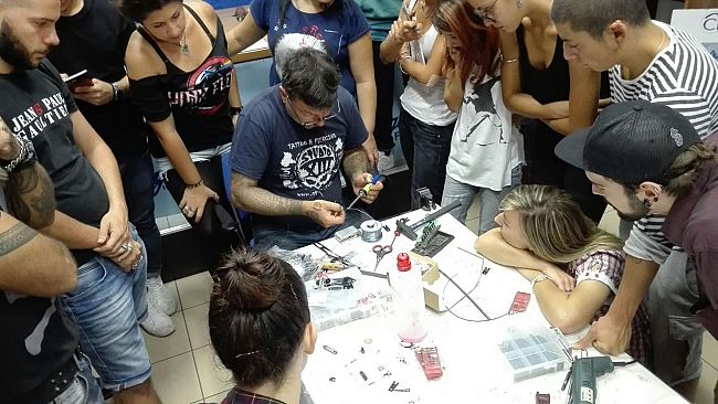 ​Tatuaggi, una attività artigianale: formazione a Firenze