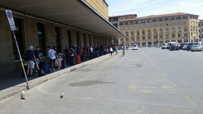 Taxi a Firenze: la replica dei tassisti dopo le parole dei conducenti 
