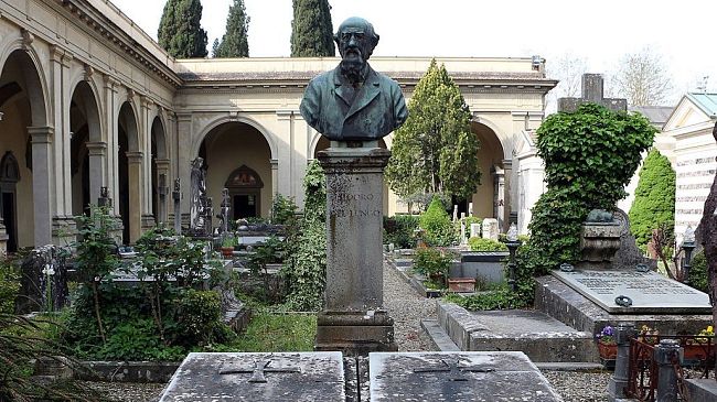 Cimitero Antella: si restaura la tomba di Isidoro Del Lungo