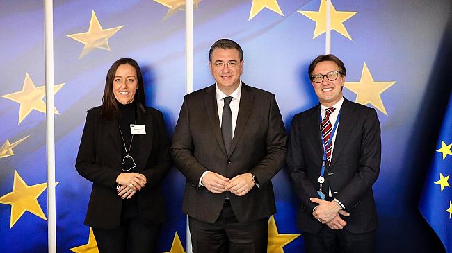 La sindaca Funaro incontra il Commissario Tzitzikóstas