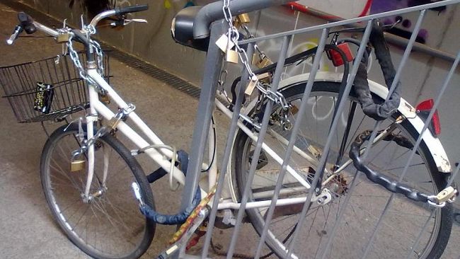 Allarme sicurezza, o monumento ai ladri di biciclette?