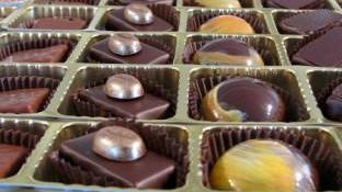 Impruneta: serpente di mele glassate al cioccolato lungo 20 metri