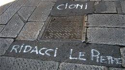 Scritta contro Cioni e stella a 5 punte a Firenze