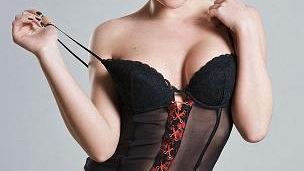 Ferrari all'Excelsior, la pornostar di La Spezia più famosa d’Italia