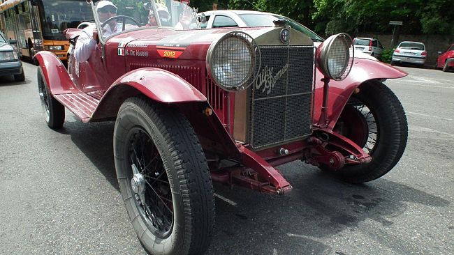 In migliaia ieri al passaggio della Mille Miglia