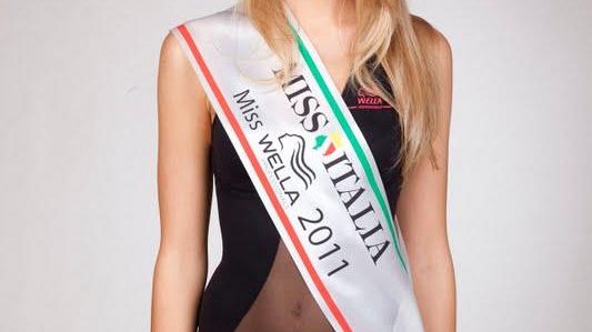 Irene Cioni: la modella toscana da stasera a Striscia la Notizia