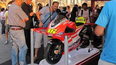 Fa tappa a Firenze il Tour Generali-Ducati Desmosedici “Miti in Moto”