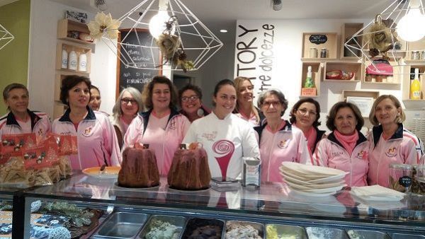Un pandoro rosa a sostegno del Centro Donna del San Giuseppe di Empoli