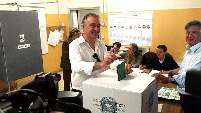 Elezioni regionali 2015: l'affluenza al seggio alle 19:00