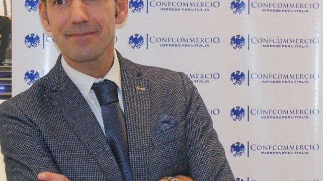 L'inflazione impenna e fa crollare il potere d'acquisto