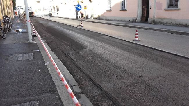Via delle Cinque Vie, arriva il nuovo asfalto 