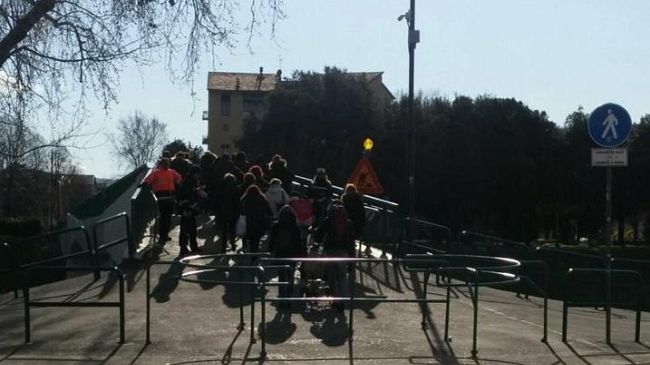 Passerella Isolotto - Cascine: in corso le prove di carico dinamico