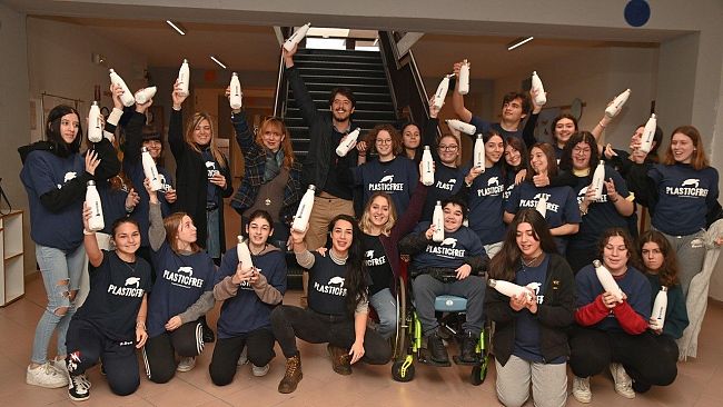 Firenze: primo erogatore d'acqua potabile in un istituto scolastico