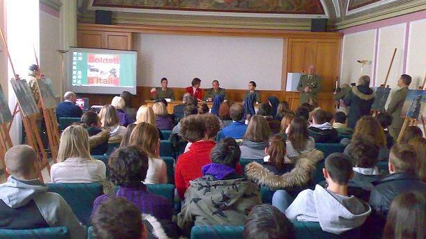 Esercito Italiano - Il Calendario 2010 presentato ai giovani delle scuole