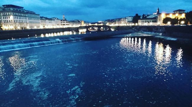 ‘Rinasce’ in pietra Lungarno Acciaiuoli