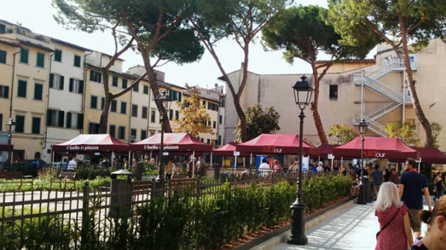 Libri e fiori in piazza Ciompi, ultimo appuntamento con Fuori bottega