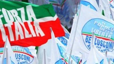 Forza Italia perde tre deputati che passano alla Lega