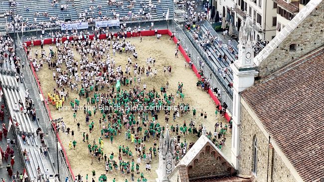 rossi-vs-verdi-la-finale-del-calcio-storico
