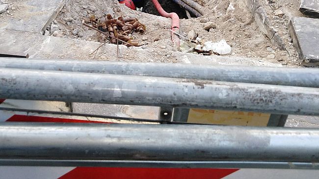 Lavori urgenti in piazza Duomo, intervento su fognatura
