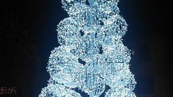 Iniziative natalizie a Firenze, si accendono le luci