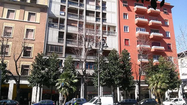 Immobili della Regione all'asta il 25 maggio: case cantoniere, una colonica, appartamenti e un fondo