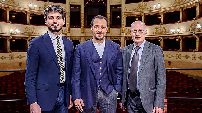 “Facciamo luce sul teatro”