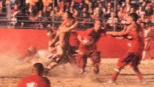 Calcio Storico Fiorentino: Bianchi vs Azzurri aprono la stagione 2006