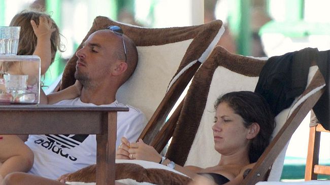 Cambiasso in versione Family man, il centrocampista in Versilia